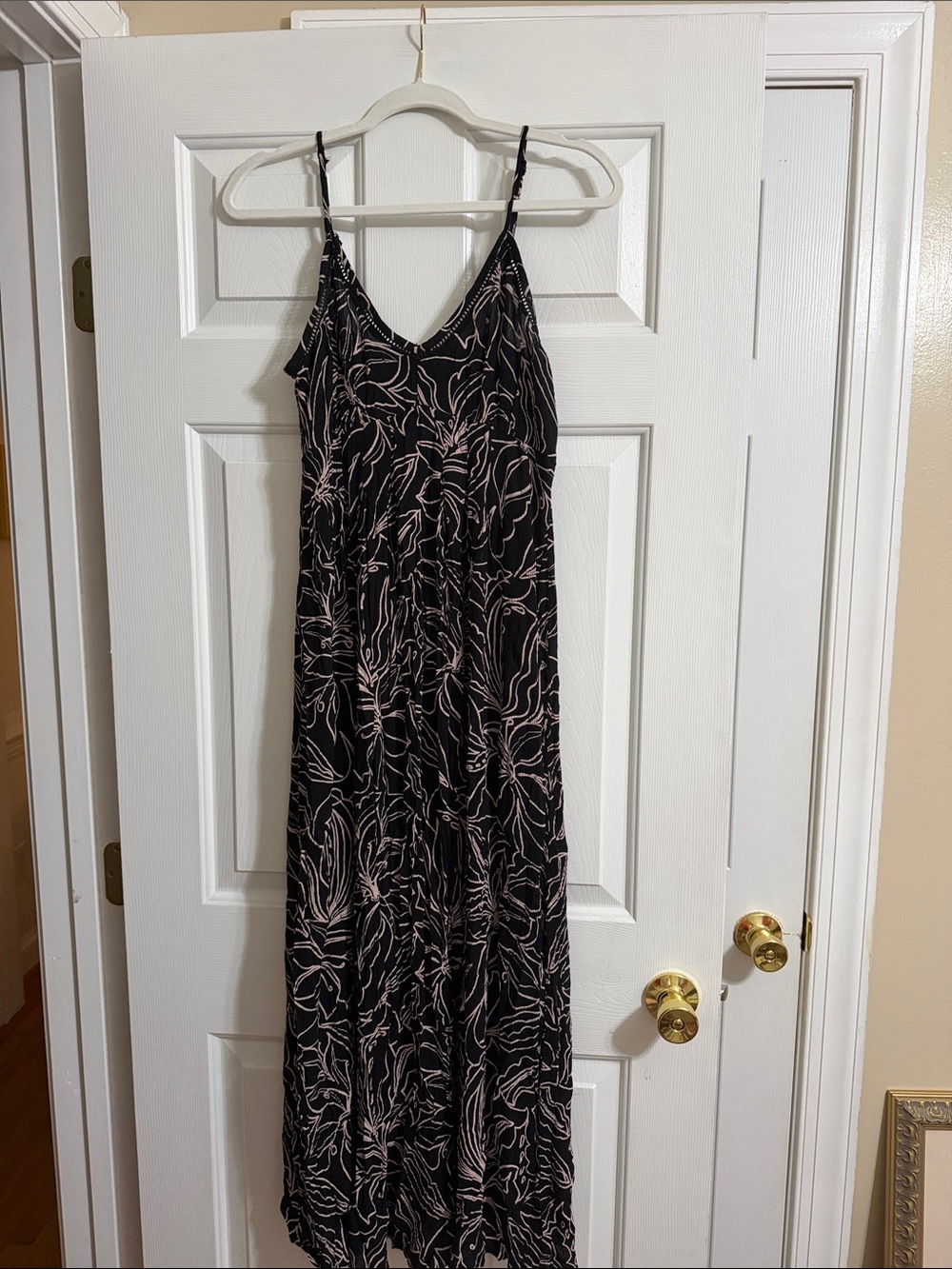 Patrons of Peace Black and Tan Sleeveless Floral Print Maxi Dress Size Medium